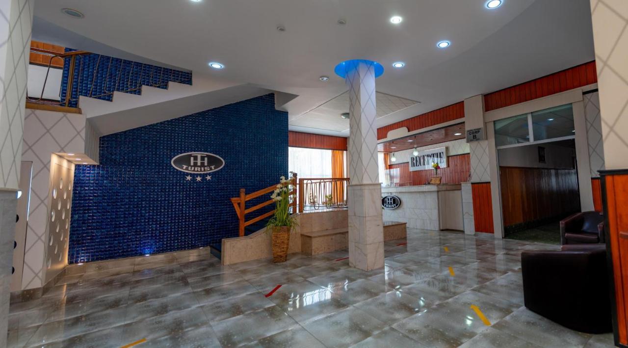 Hotel Turist Pucioasa ภายนอก รูปภาพ