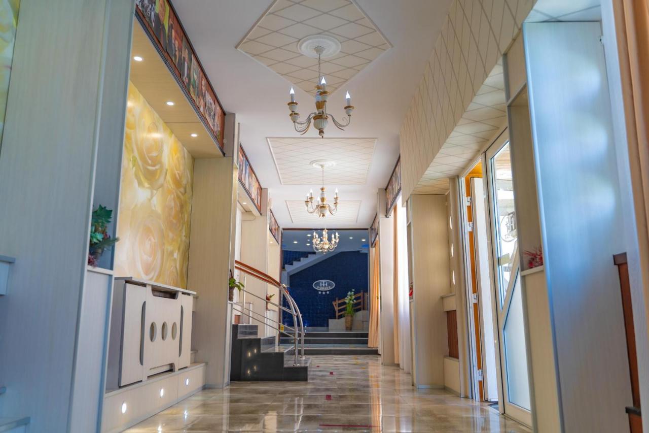 Hotel Turist Pucioasa ภายนอก รูปภาพ