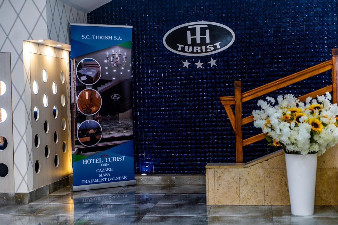 Hotel Turist Pucioasa ภายนอก รูปภาพ