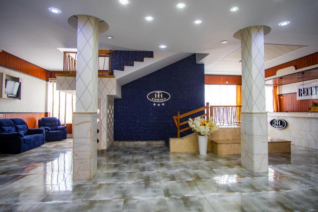 Hotel Turist Pucioasa ภายนอก รูปภาพ