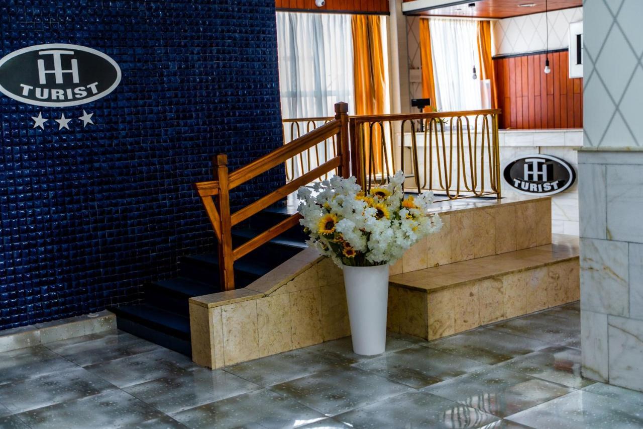 Hotel Turist Pucioasa ภายนอก รูปภาพ