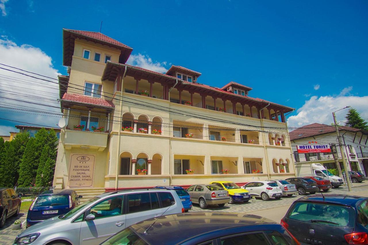Hotel Turist Pucioasa ภายนอก รูปภาพ