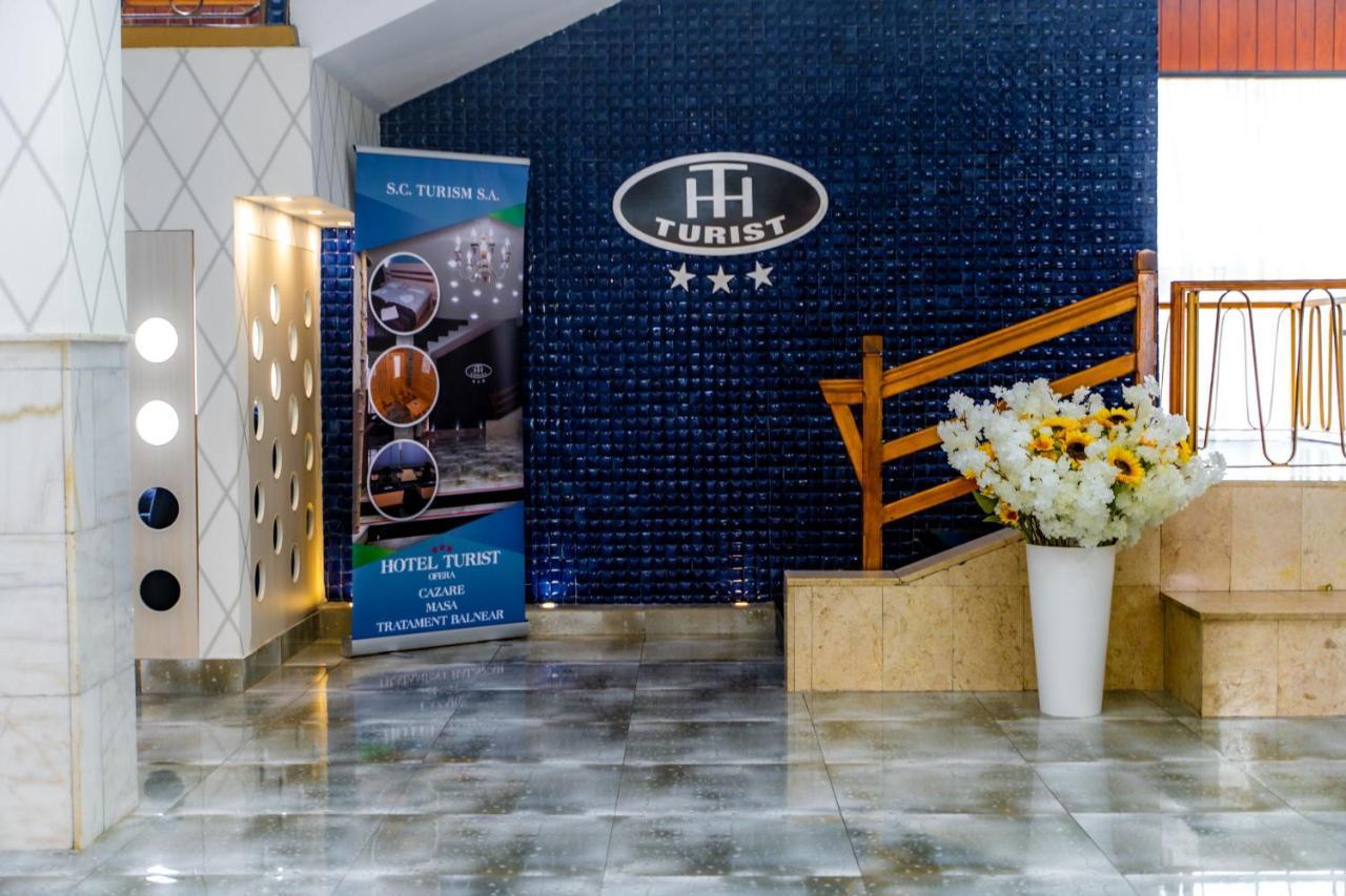 Hotel Turist Pucioasa ภายนอก รูปภาพ