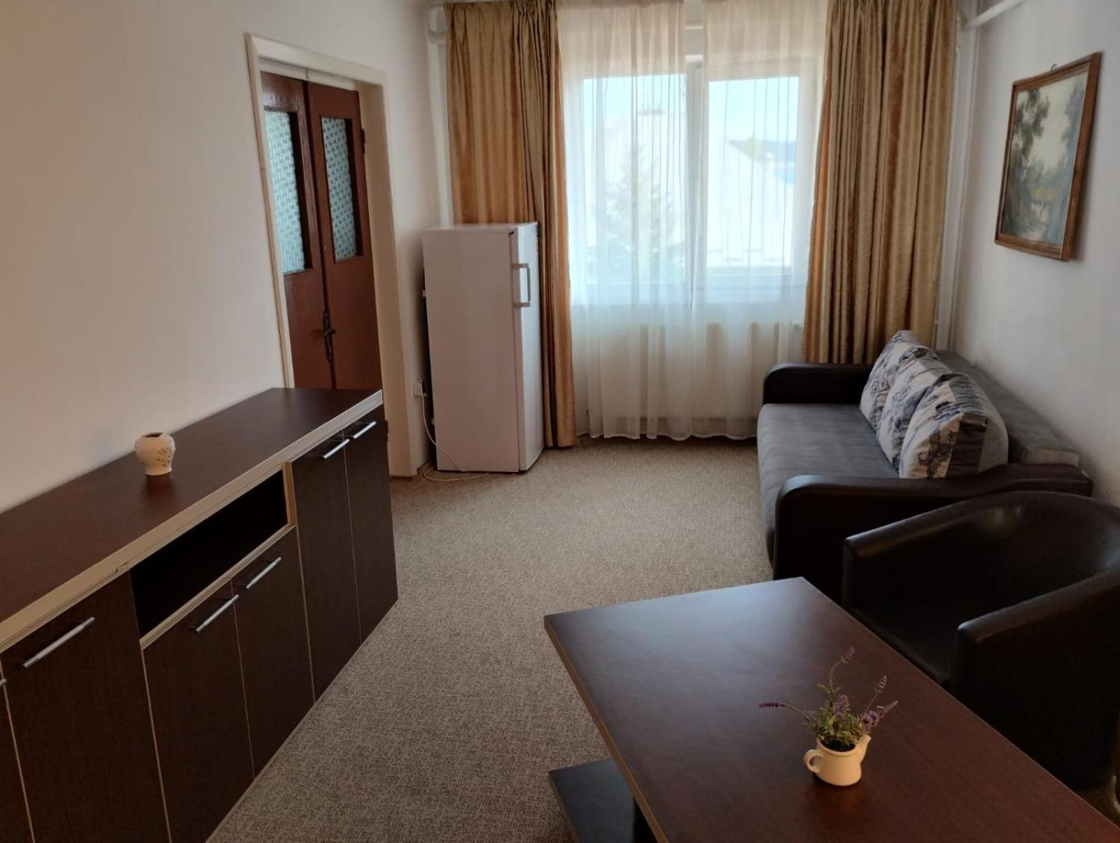 Hotel Turist Pucioasa ภายนอก รูปภาพ